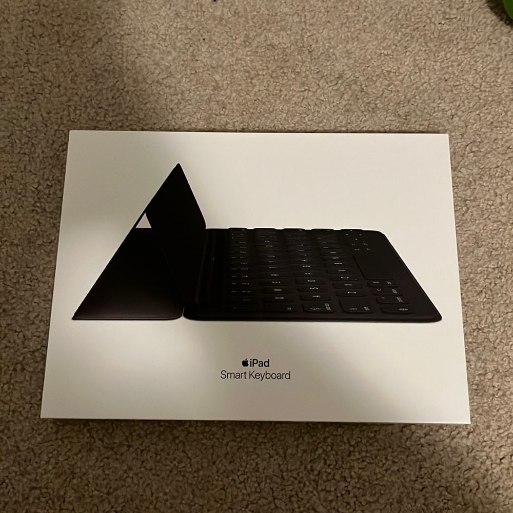 Apple iPad smart keyboard